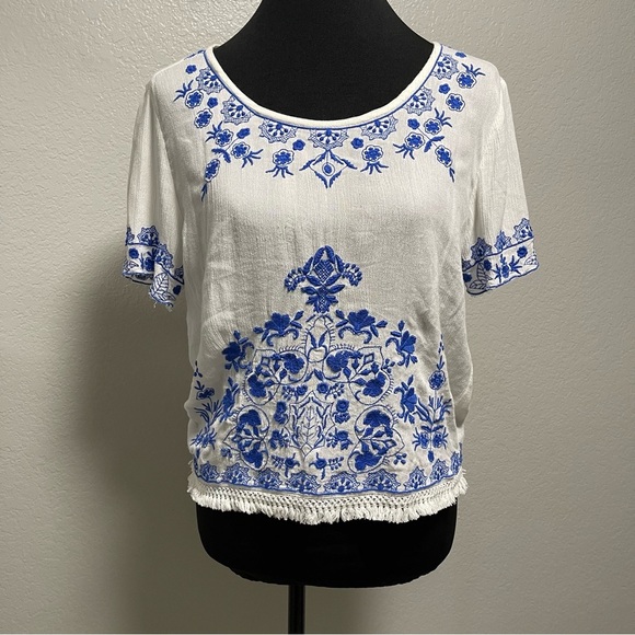 Jachs Girlfriend Embroidered Blue and White Women's Top MEDIUM - Picture 1 of 7